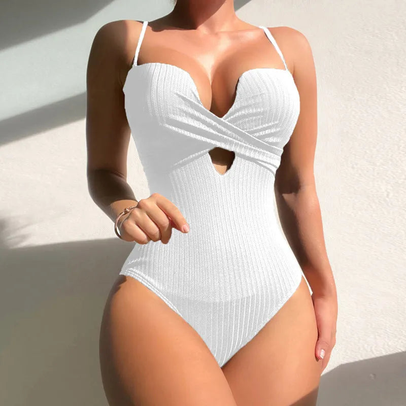 Women's solid colour one-piece swimsuit in polyester fabric with slimming fit