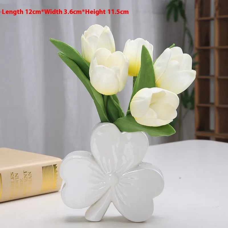 Clover ceramic vase in European style design with white porcelain construction