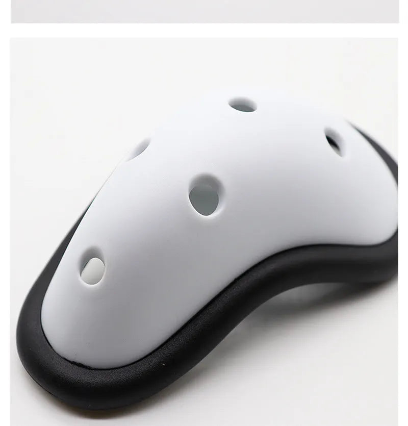 Rubber sports groin protector for adults and children, used in boxing, Sanda, hockey, and rugby.
