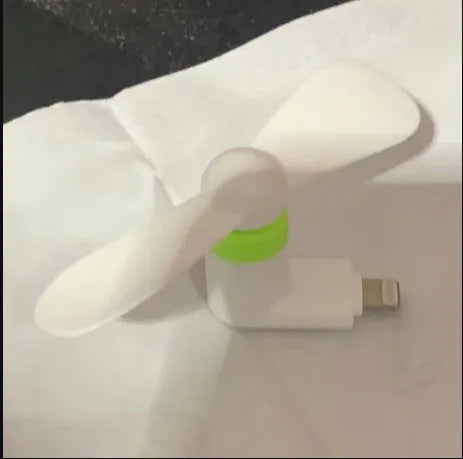 iPhone-compatible USB mini desk fan with rotary switch in multiple colours