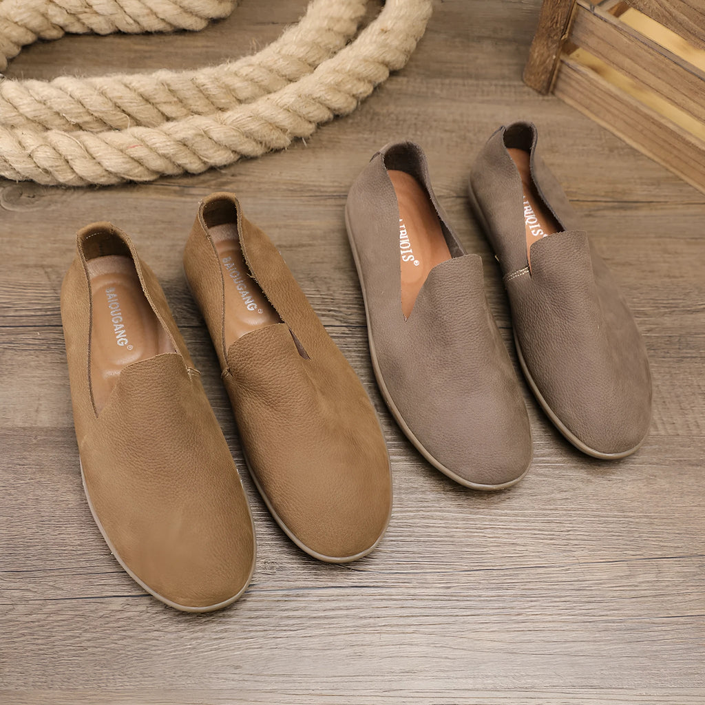 Handmade men's shoes with cowhide lining and rubber soles in khaki colour