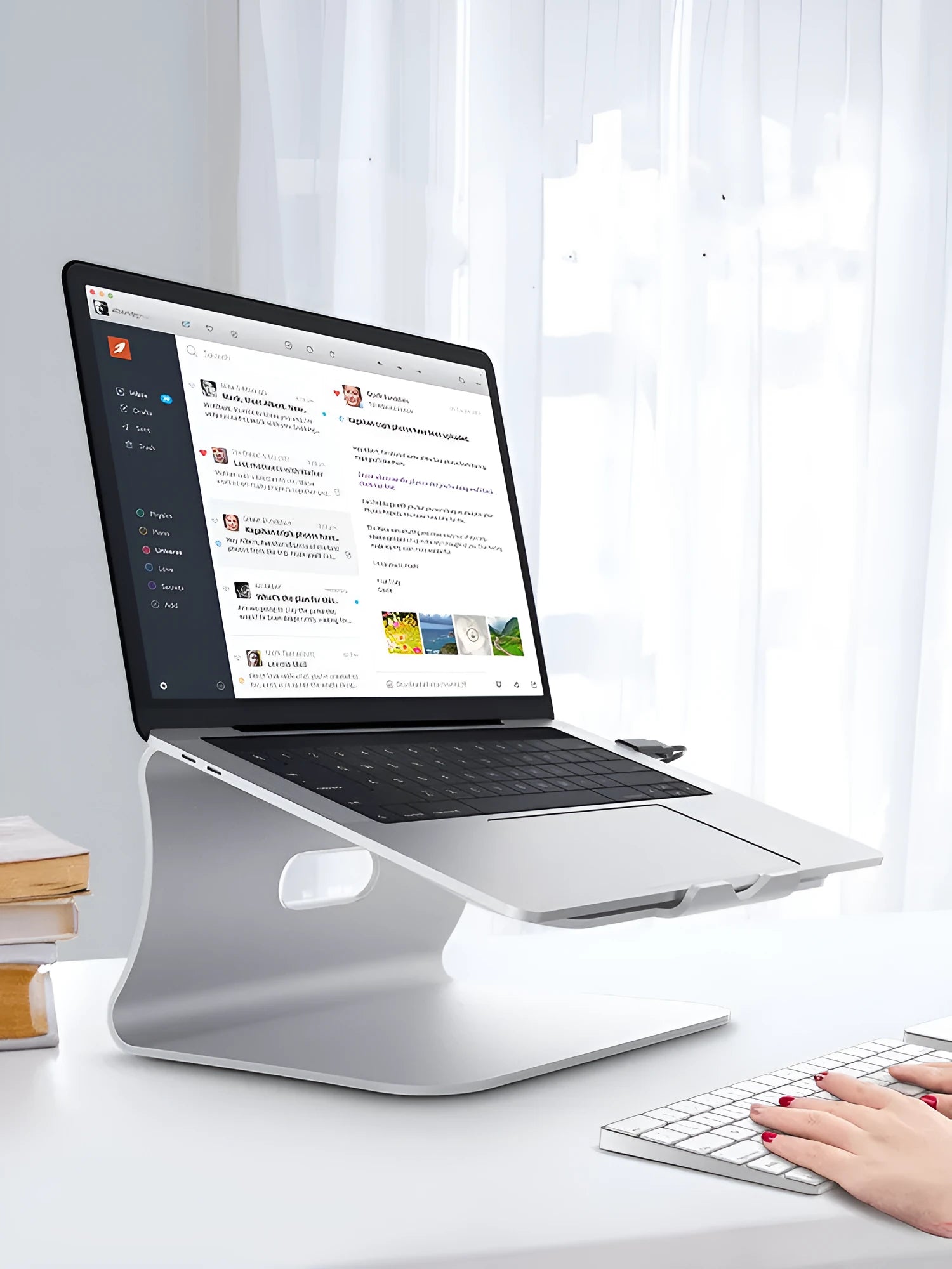Rotary aluminium laptop cooling bracket in grey and silver striped finishes, 4.07mm thick