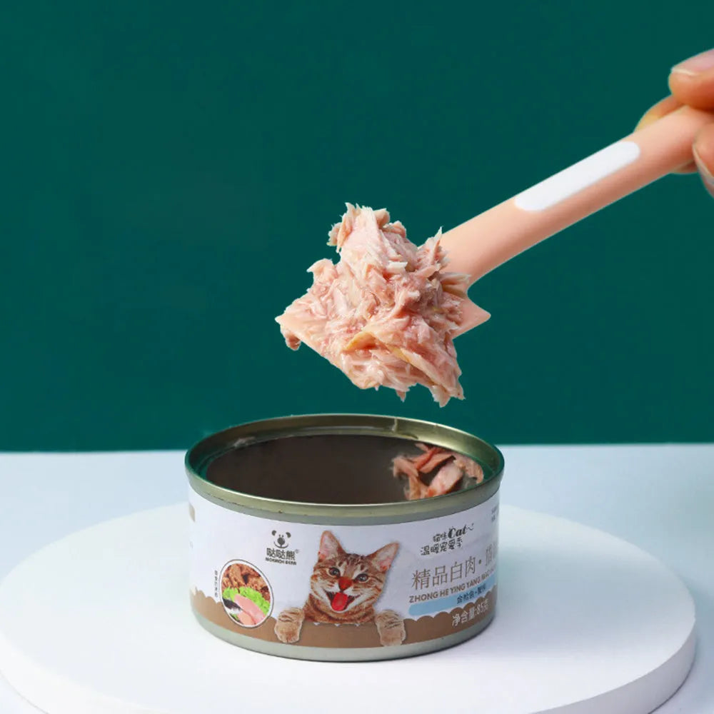 Long-handled pet feeding spoon for cats and dogs wet food with right-angle design