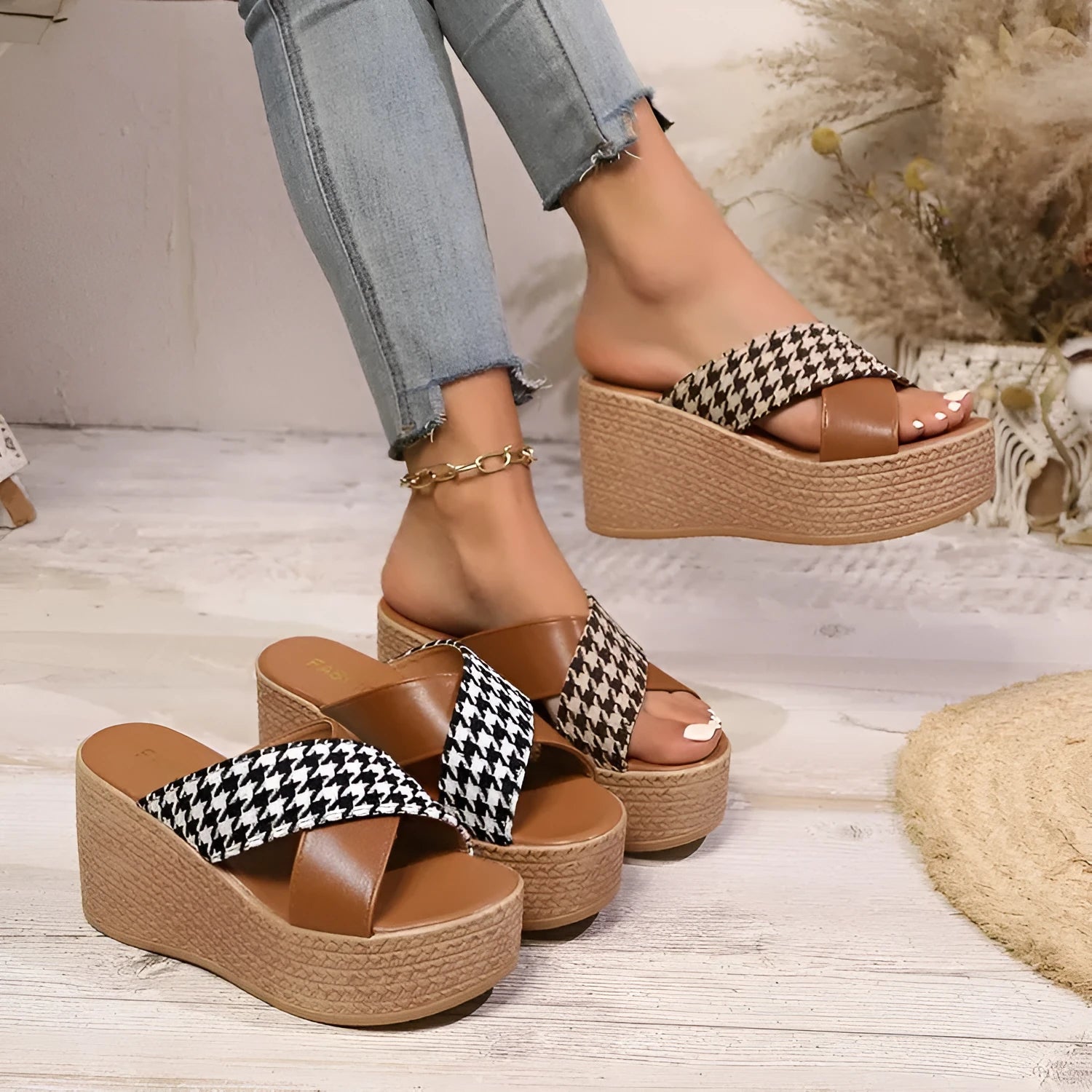 Women's cross leopard plaid wedge sandals in rubber with sticky sole, black or brown pattern, casual leisure footwear