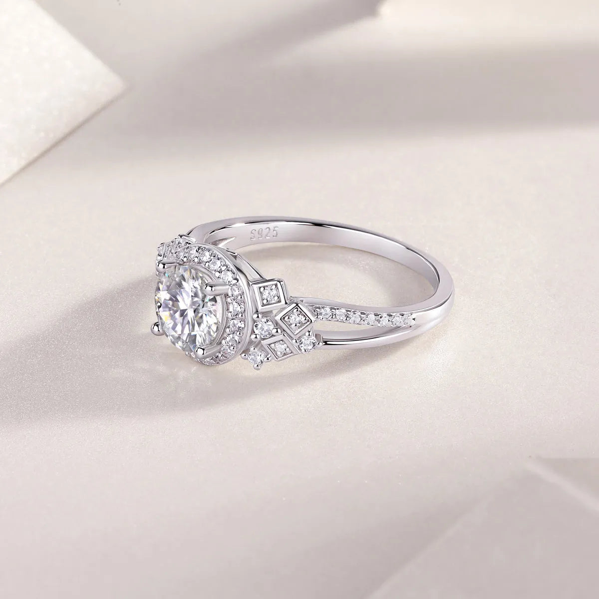 Harbor Clear Sky 1-carat moissanite wedding ring set on a white background with platinum-plated S925 silver band