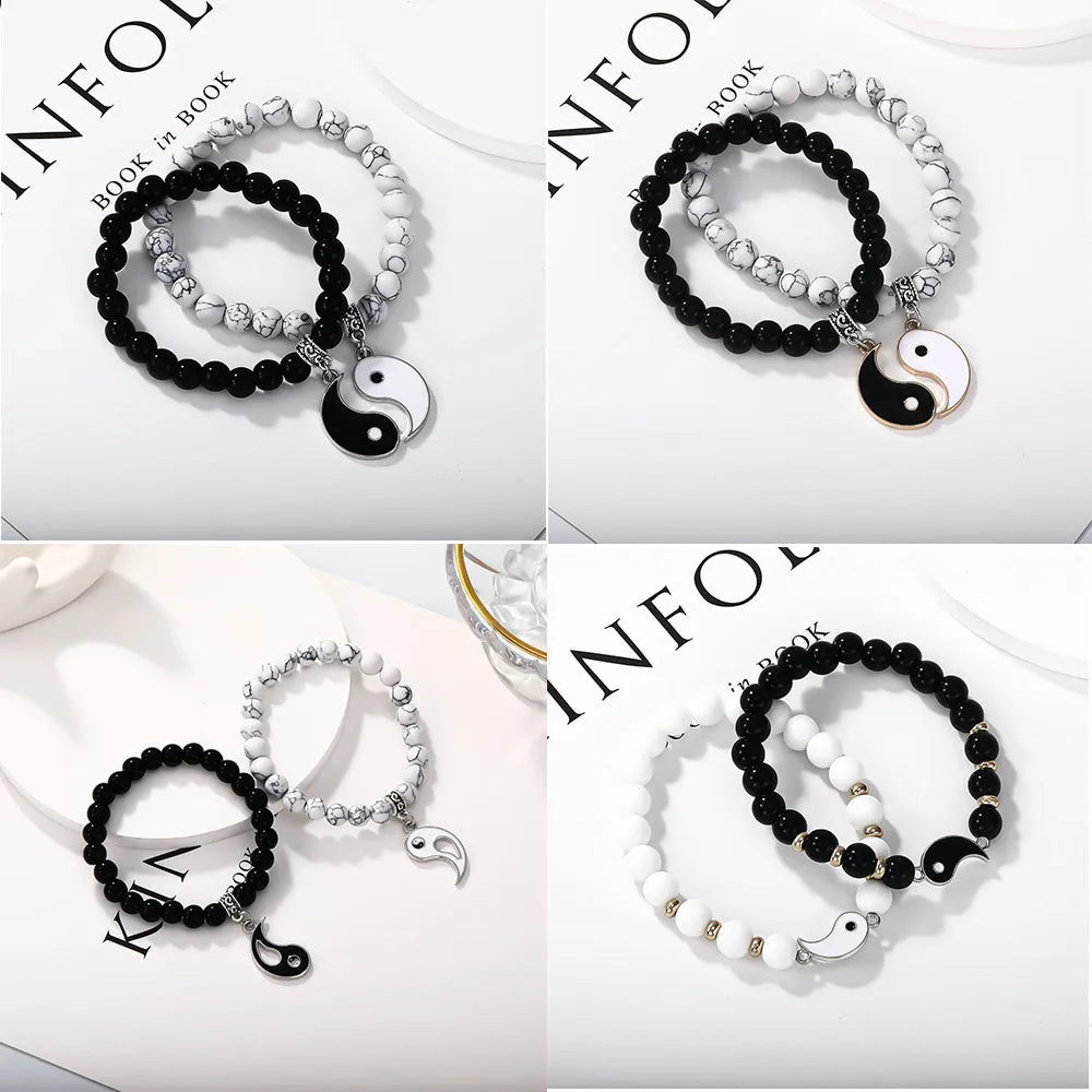 Alloy geometric eight-diagram bracelet with electroplated finish in four colour options