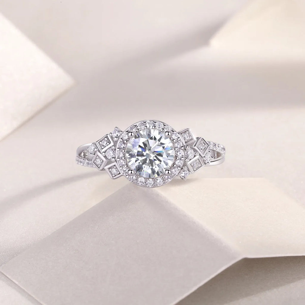 Harbor Clear Sky 1-carat moissanite wedding ring set on a white background with platinum-plated S925 silver band