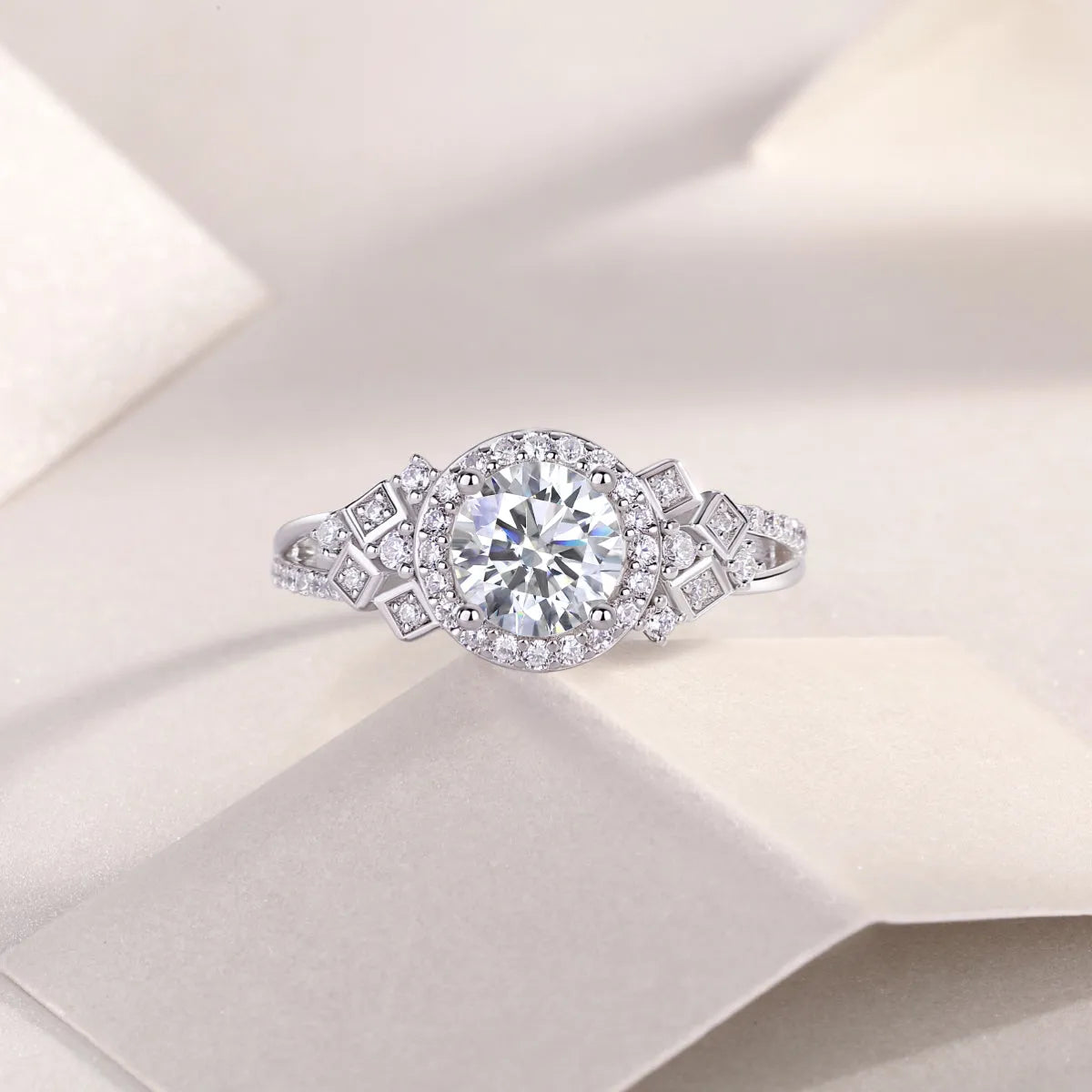 Harbor Clear Sky 1-carat moissanite wedding ring set on a white background with platinum-plated S925 silver band