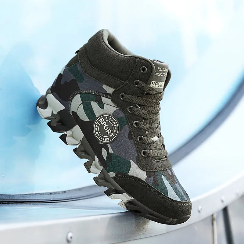 Green camouflage canvas sneakers for women with rubber soles