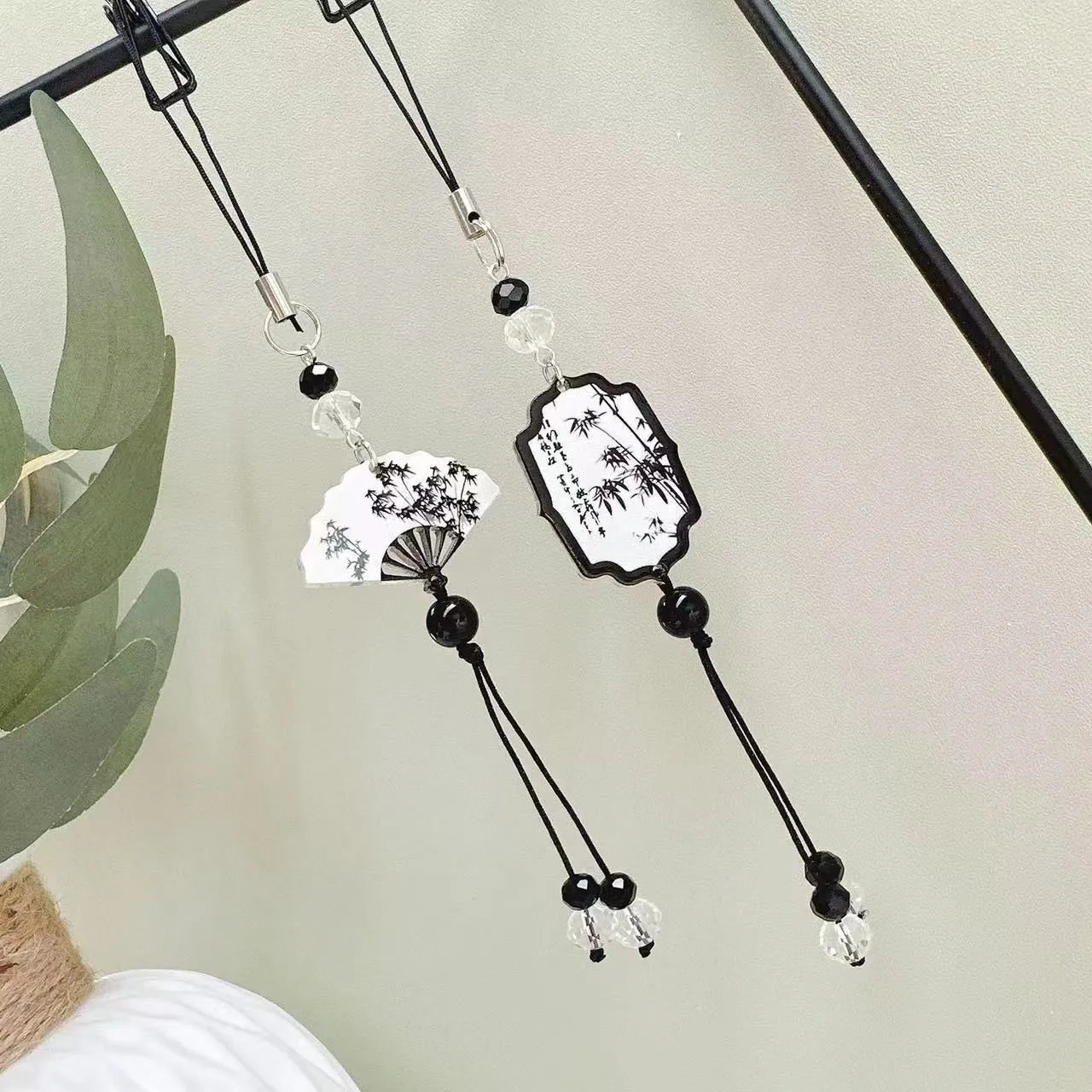 Guofeng style beaded keychain with floral pattern in Fan colour design.