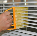 Plastic Venetian blind cleaning brush with removable washable rollers and rustproof body