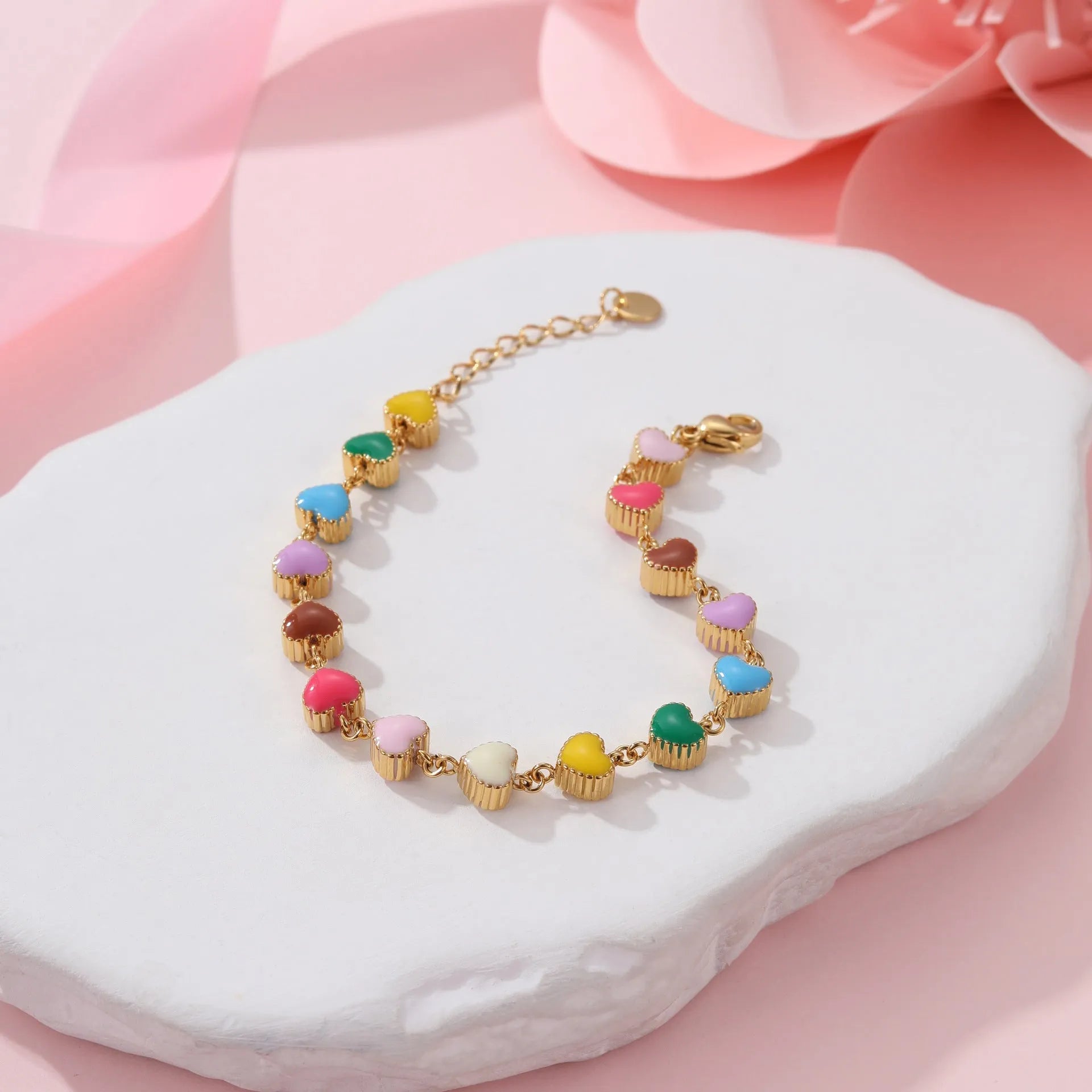 Gold plated heart-shaped stainless steel bracelet with electroplated finish