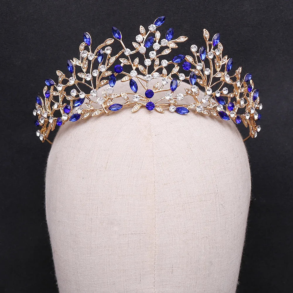 Vintage rhinestone crown headdress in alloy, 15 x 6.5cm, retro stage party hair accessory with crystal detail