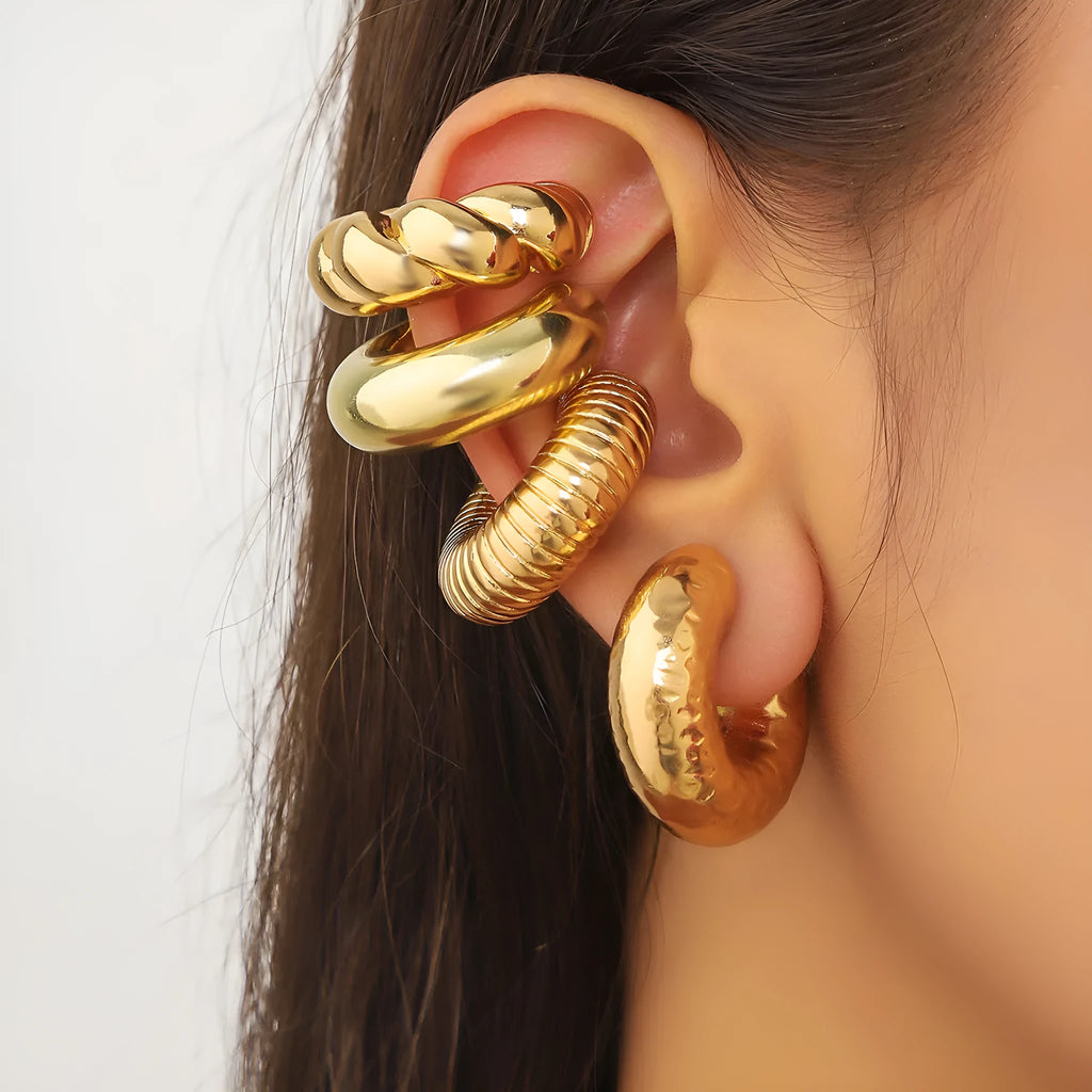 Geometric clip-on earrings set in gold or silver colour with four pieces for women without pierced ears