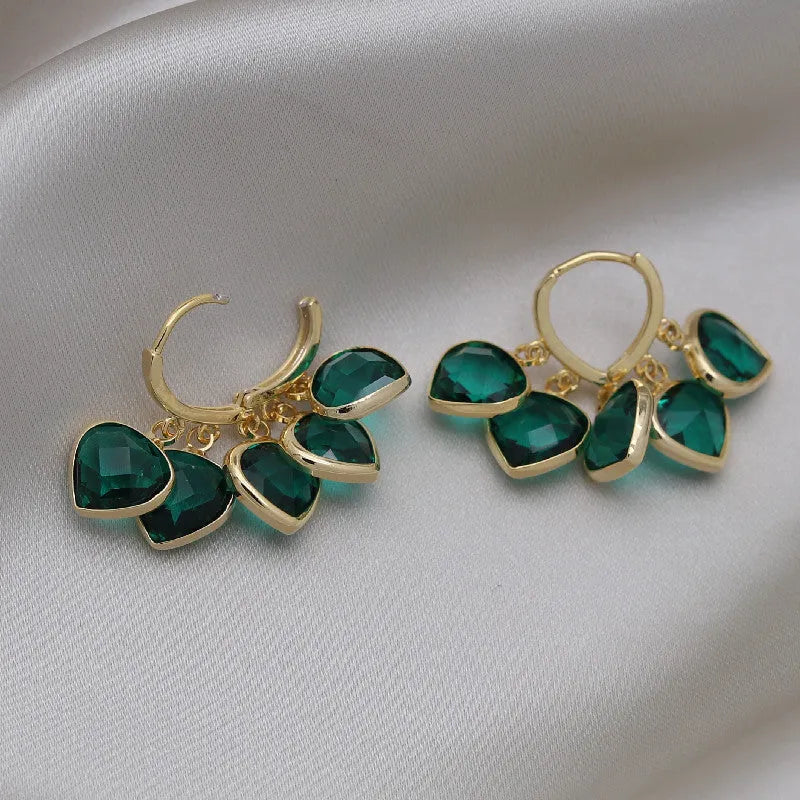 Korean-style women's green heart ear clip earrings with artificial gemstone decoration