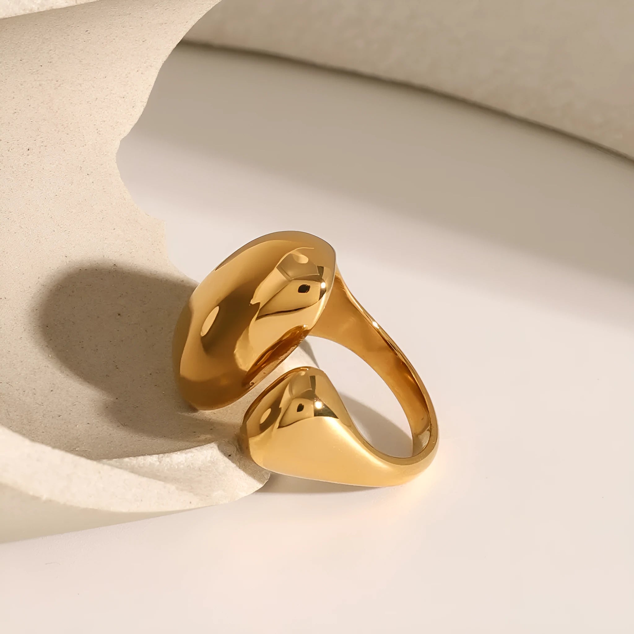 Geometric stainless steel open ring for women with electroplated finish