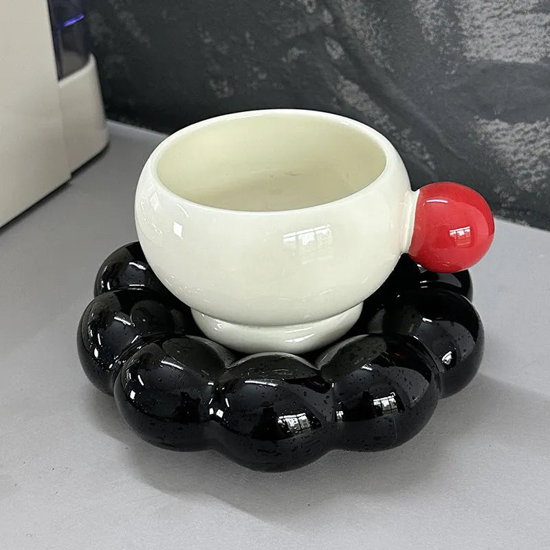 Ceramic coffee set with 250ml mug and matching saucer in simple Nordic design
