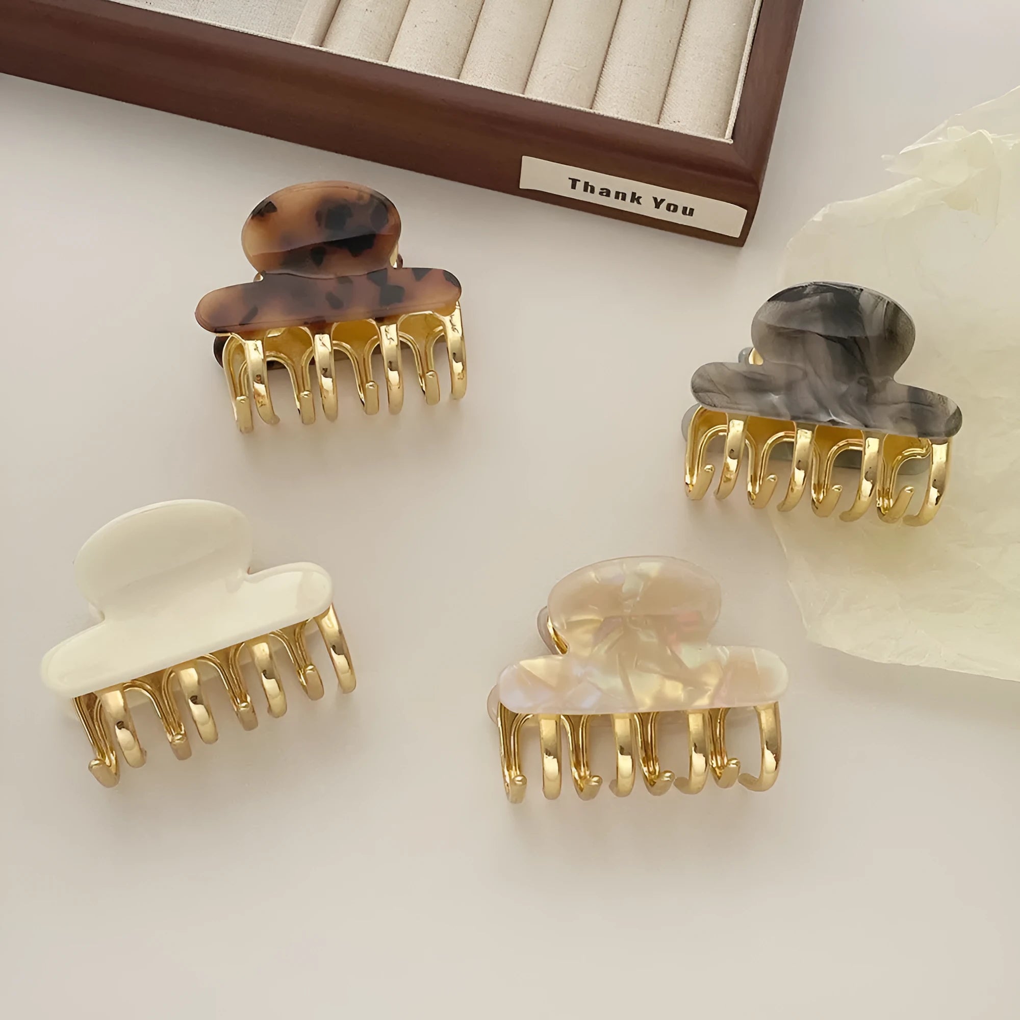 Women's retro acetate hair barrettes with metal grip in leopard print colour