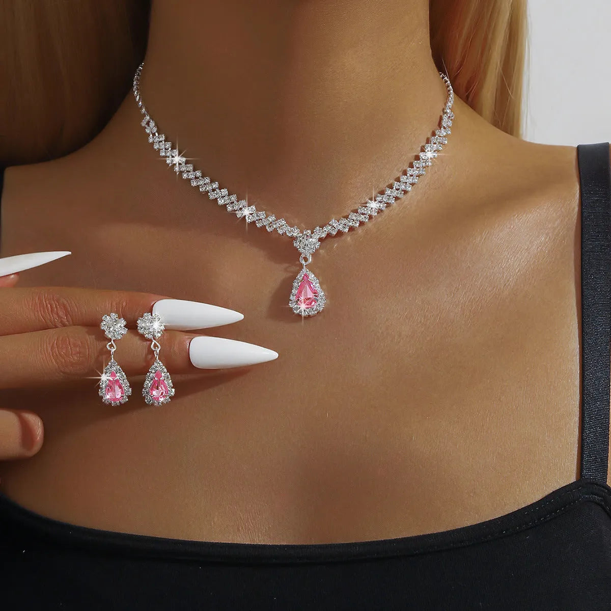 Claw chain rhinestone jewellery set with water drop pendant necklace and matching earrings