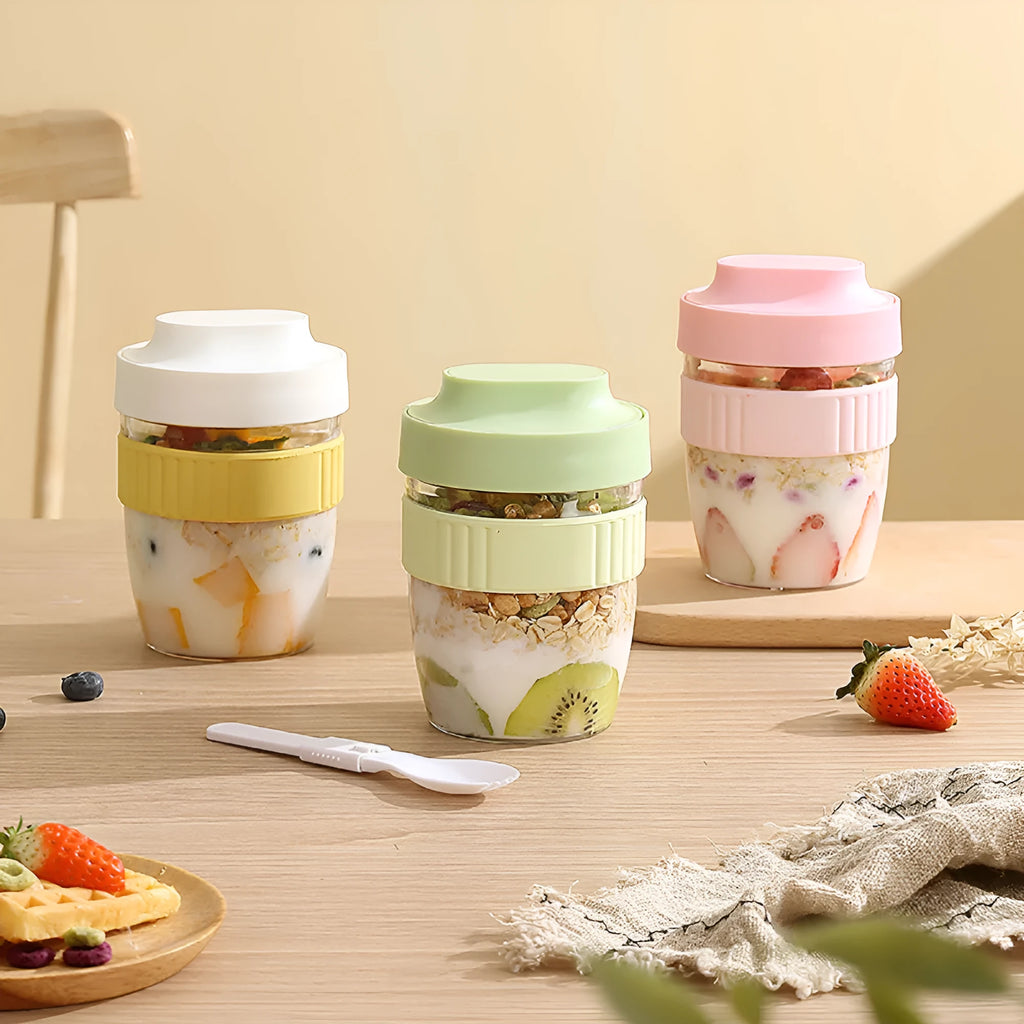 Green PP plastic salad cup with oat lid and spoon showing sealed leak-proof design