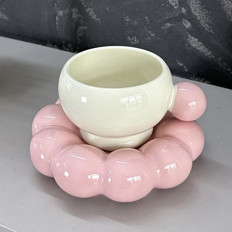 Ceramic coffee set with 250ml mug and matching saucer in simple Nordic design