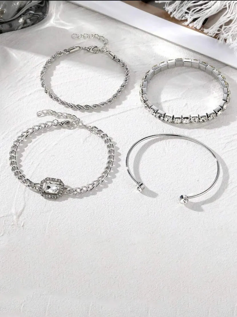 Retro geometric alloy bracelet set with metal chain square diamond design in gold or silver four-piece women's jewellery