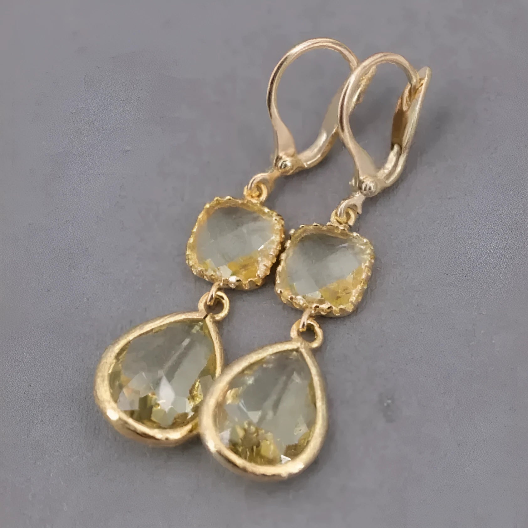 Gold geometric water droplet fringe earrings with retro exaggerated design