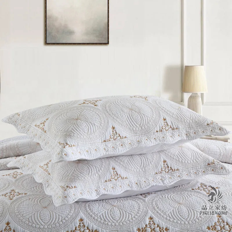 Pure cotton European-style embroidery bedspread set with two pillowcases for 1.8 metre bed