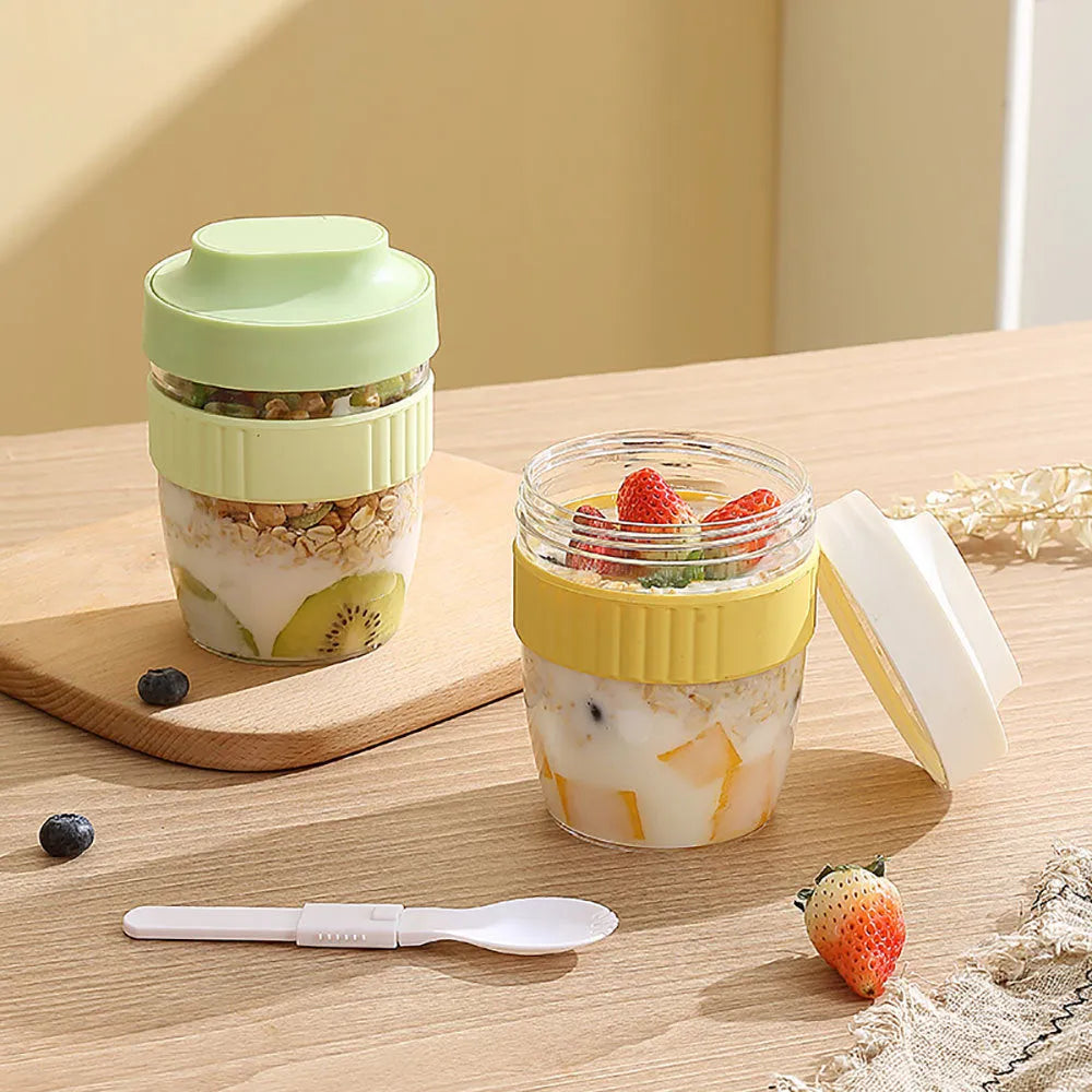 Green PP plastic salad cup with oat lid and spoon showing sealed leak-proof design