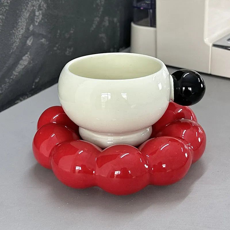 Ceramic coffee set with 250ml mug and matching saucer in simple Nordic design