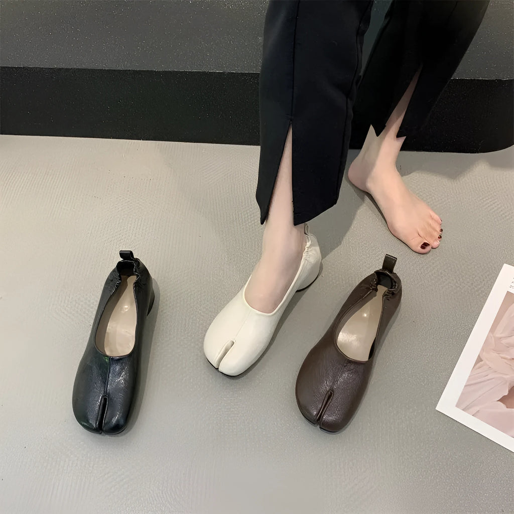 Women's black chunky heel pumps with split toe design and round toe Korean style