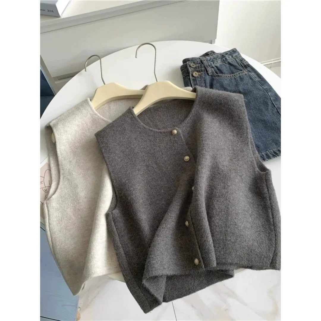 Women's casual polyester pullover vest in six colours, shown with half-length sleeves.
