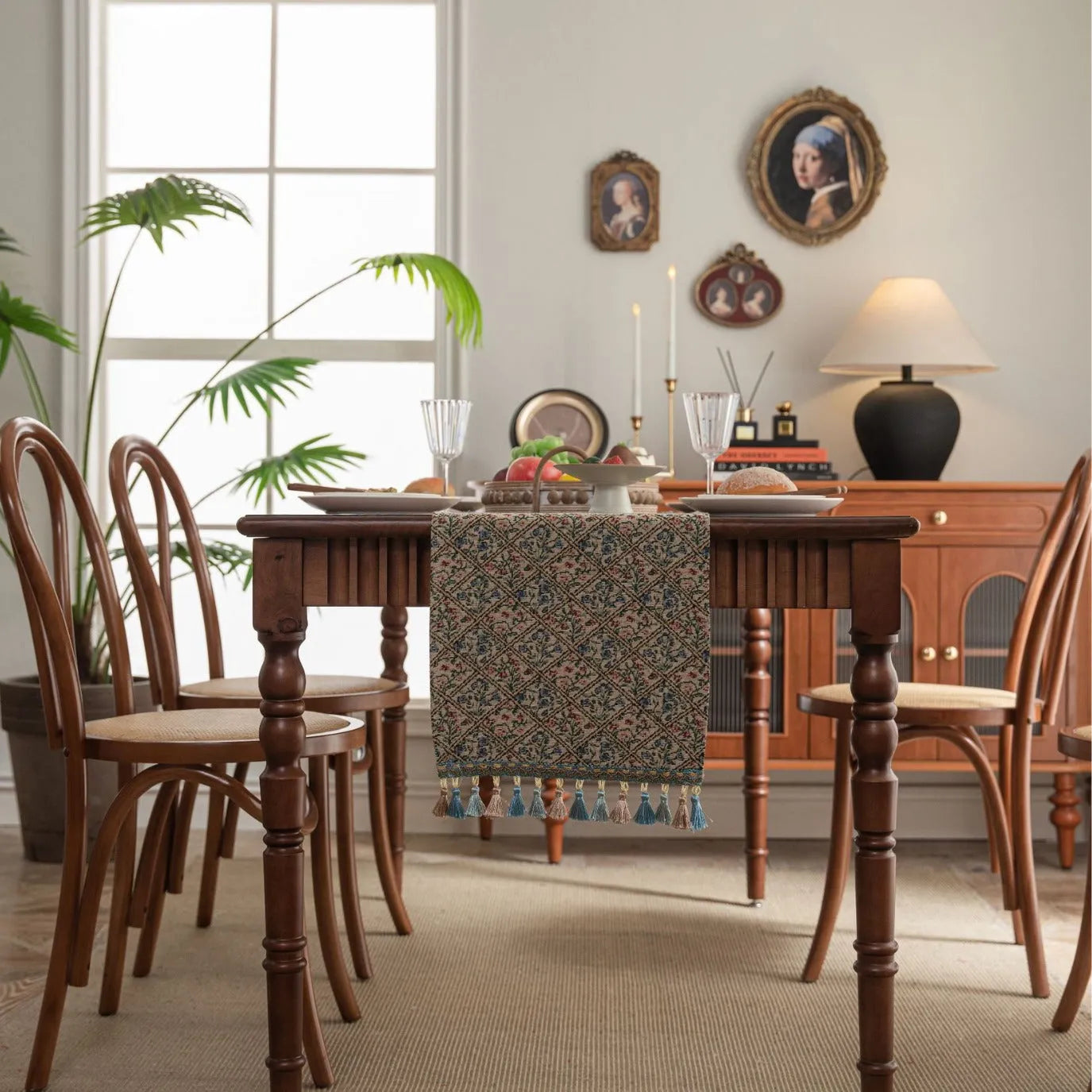 Nordic jacquard bouquet table flag with tassel edge in chemical fibre fabric on dining table
