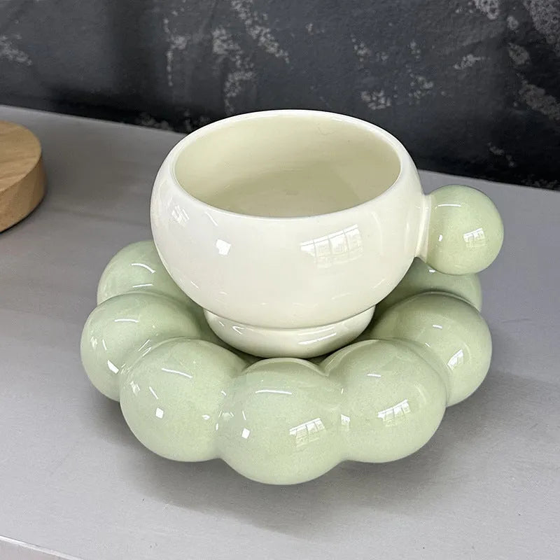 Ceramic coffee set with 250ml mug and matching saucer in simple Nordic design