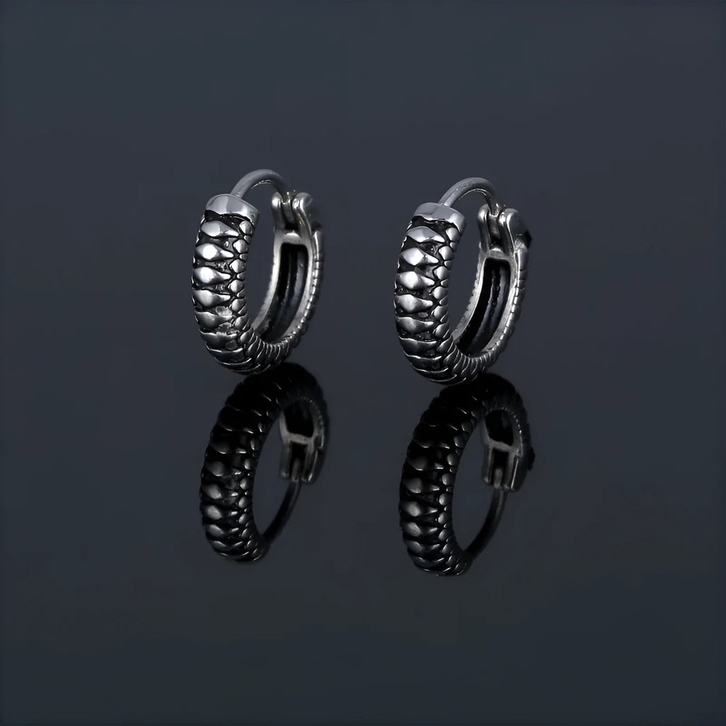 Round geometric retro twist earrings in titanium steel with stripe pattern, silver colour