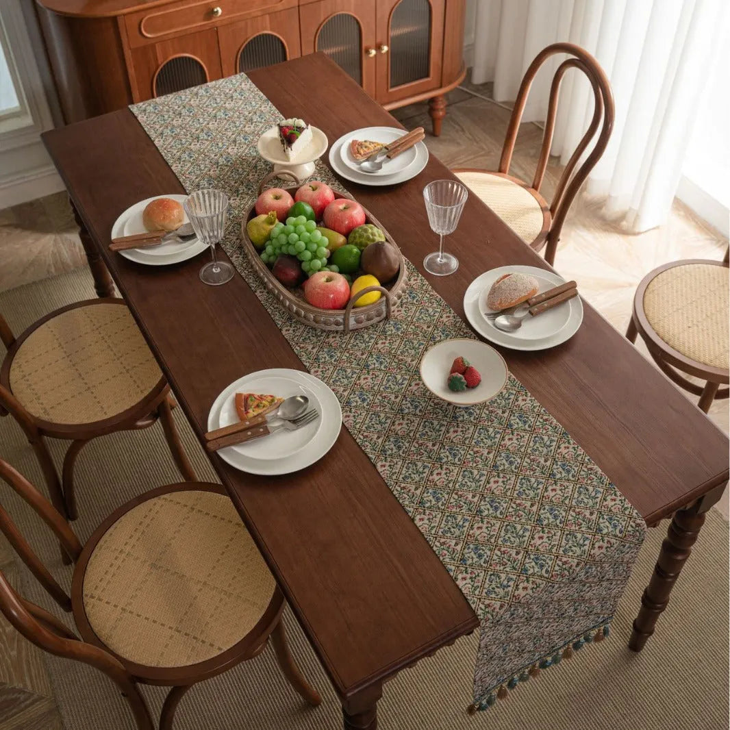 Nordic jacquard bouquet table flag with tassel edge in chemical fibre fabric on dining table