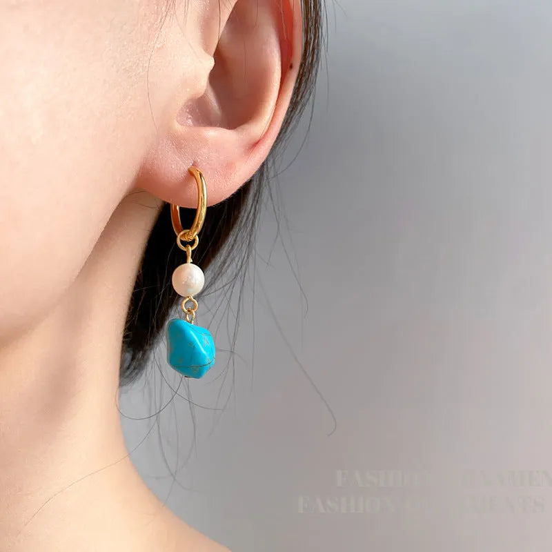 Geometric copper clip earrings with irregular turquoise stones and cultured pearls in European style