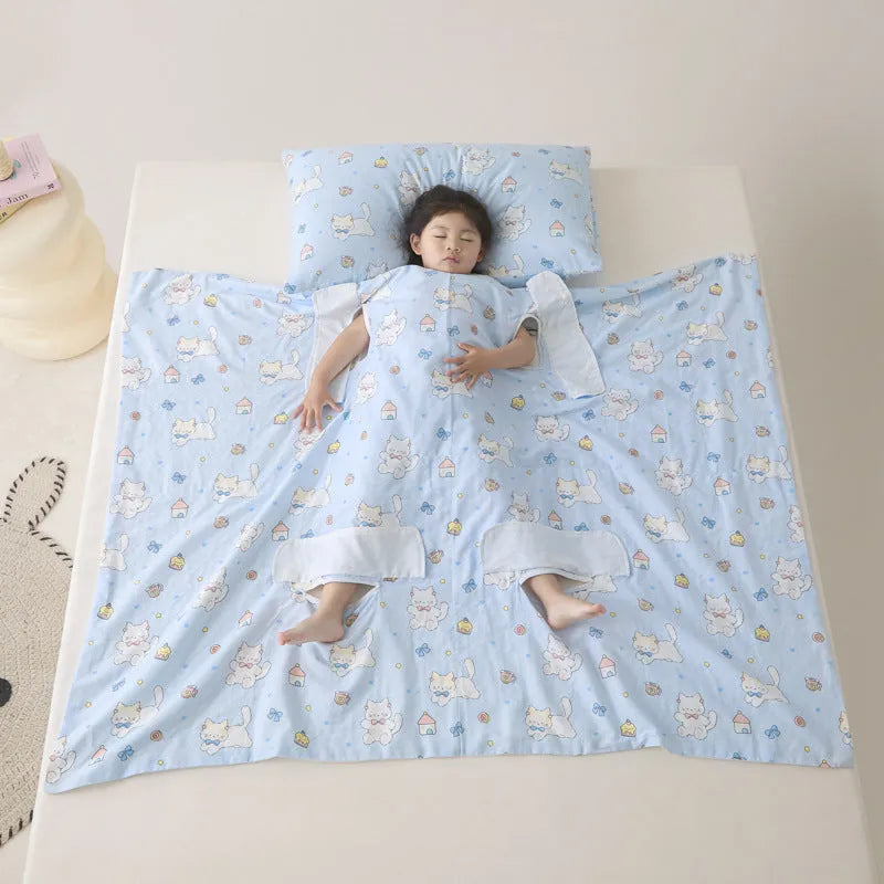 Anti-kick summer blanket in a choice of colours and sizes on a bed.