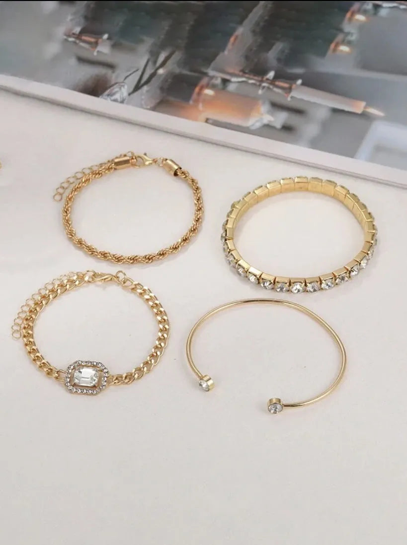 Retro geometric alloy bracelet set with metal chain square diamond design in gold or silver four-piece women's jewellery