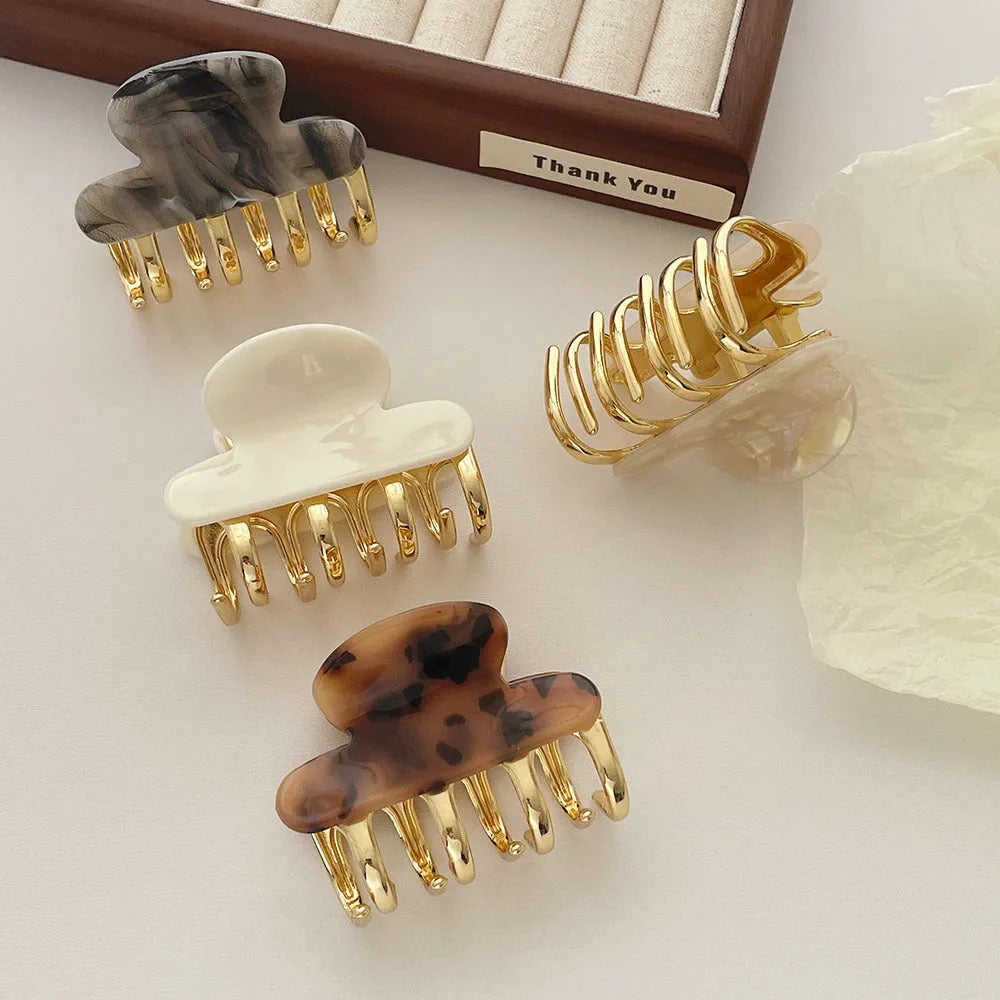 Women's retro acetate hair barrettes with metal grip in leopard print colour