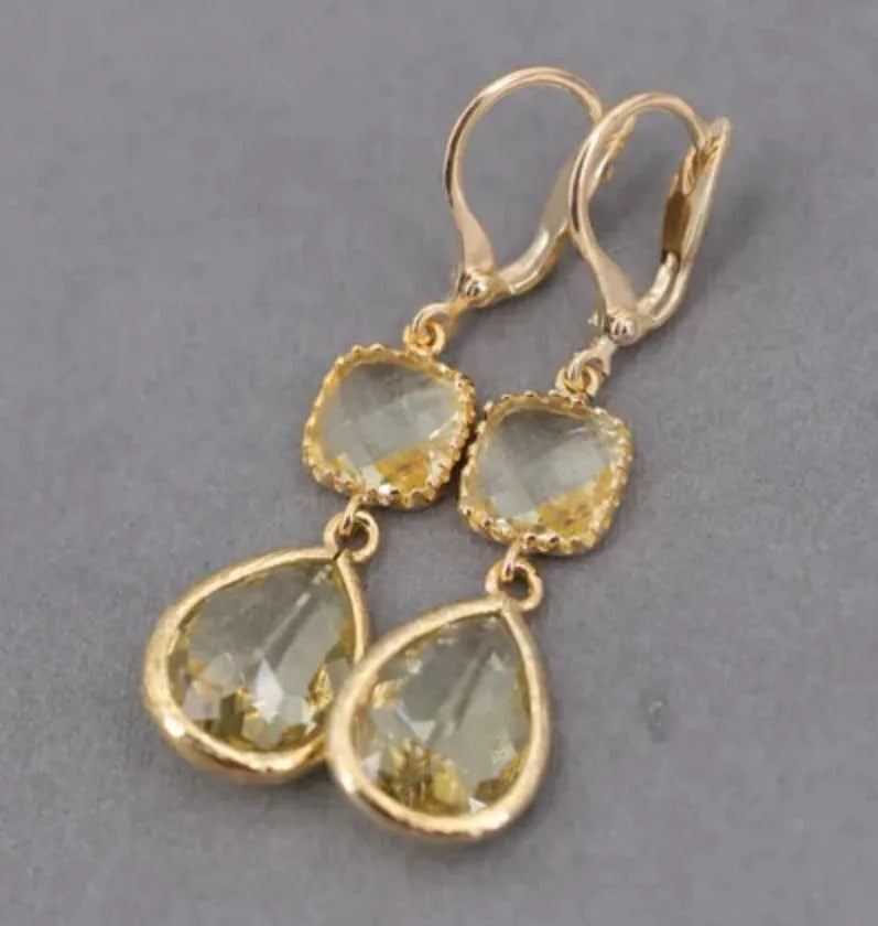 Gold geometric water droplet fringe earrings with retro exaggerated design