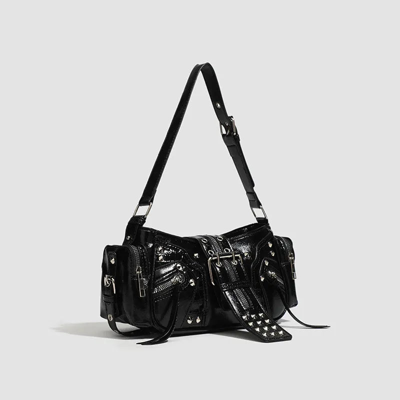Black dumpling-shaped retro handbag with oil wax leather finish and vintage European styling