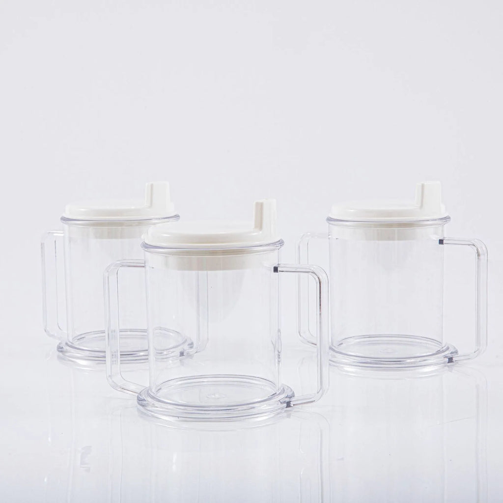 Transparent plastic drinking cup with spill-proof lid, 301-400ml capacity