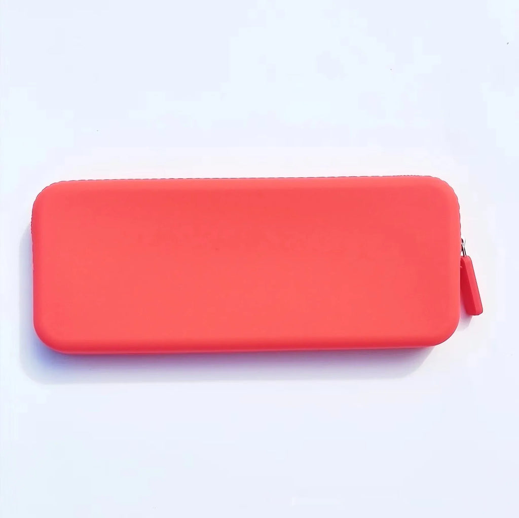 Silicone makeup brush travel storage bag in multiple colours with compact 20x8x2.5cm dimensions