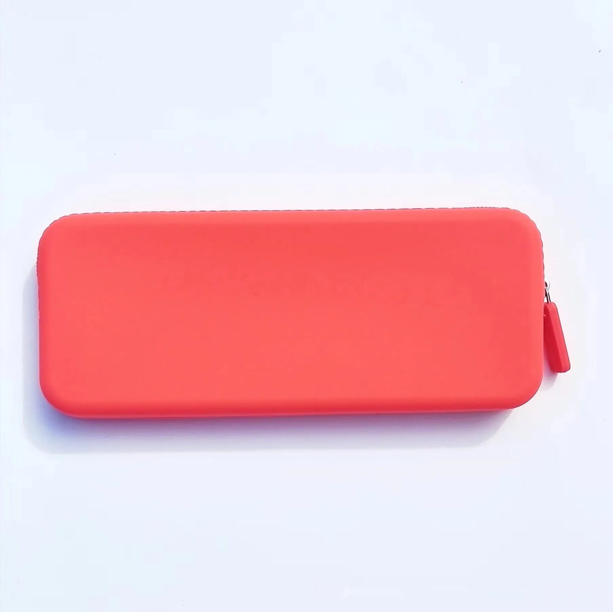 Silicone makeup brush travel storage bag in multiple colours with compact 20x8x2.5cm dimensions