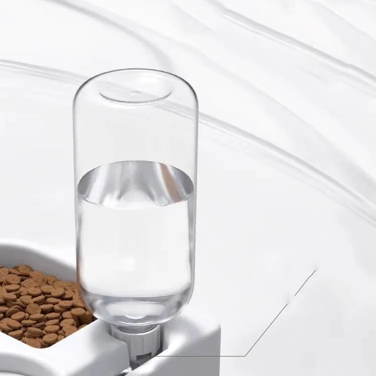 White cat water fountain with food-grade 4.5L capacity and quiet indoor pump