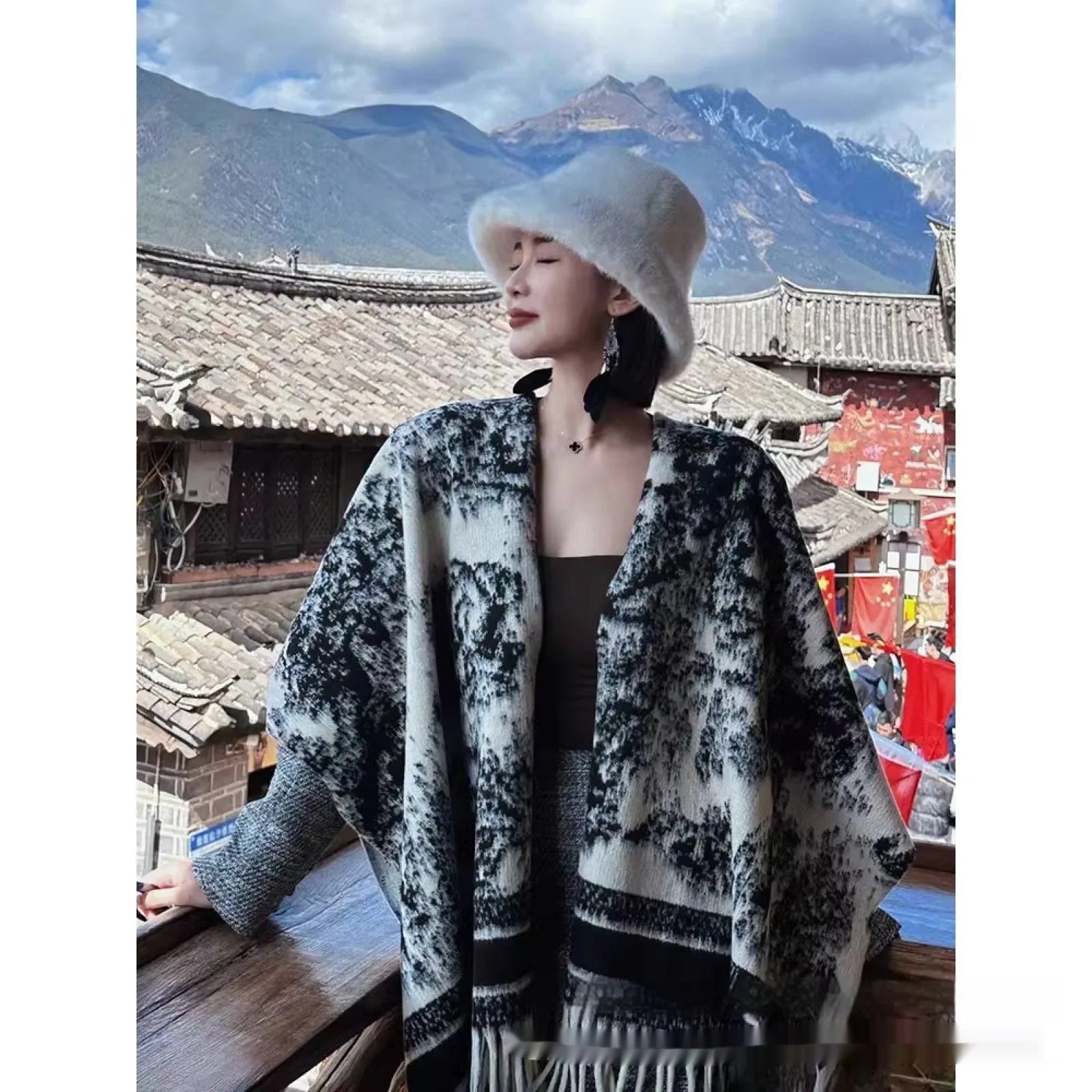 Women's casual polyester scarf cape with tassel detailing in a free size shawl design
