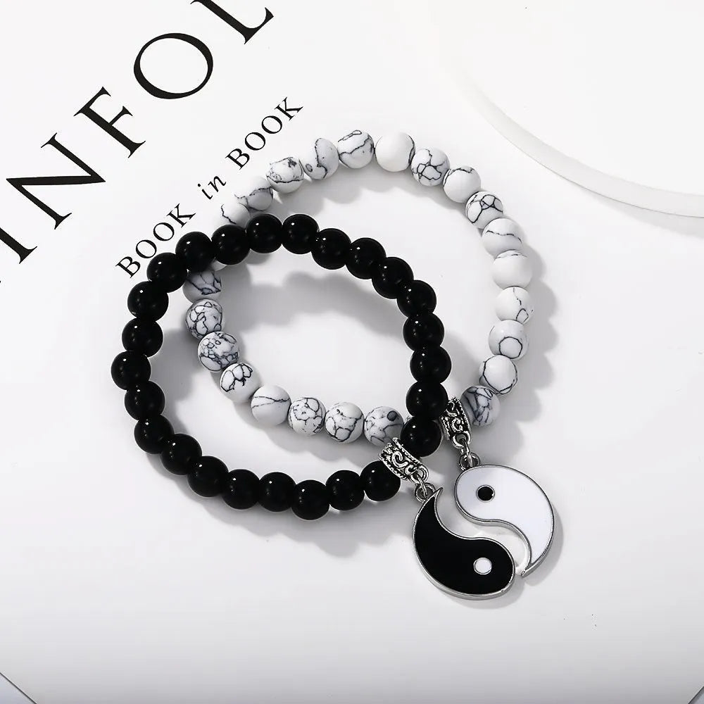 Alloy geometric eight-diagram bracelet with electroplated finish in four colour options