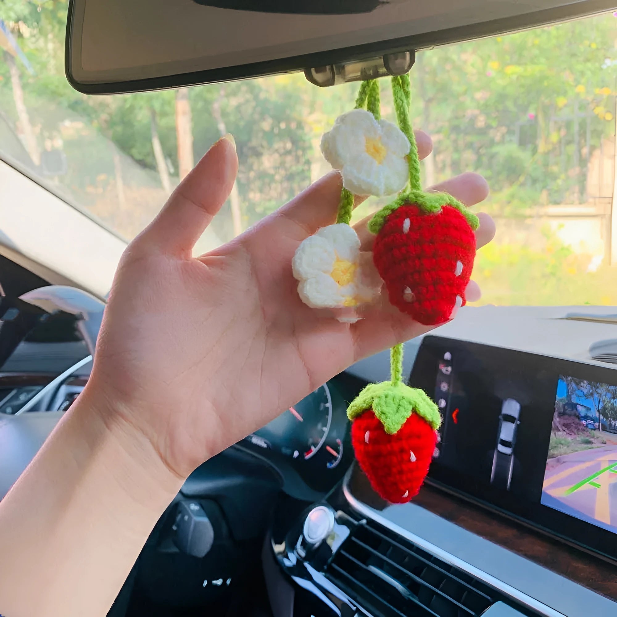 Handmade strawberry-shaped woven pendant for car decoration in natural cotton and hemp materials