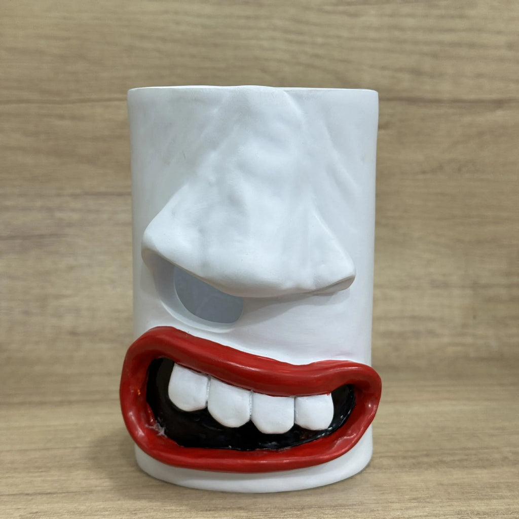 American-style funny tissue paper holder resin desktop ornament measuring 8.5 by 14.6 centimetres.